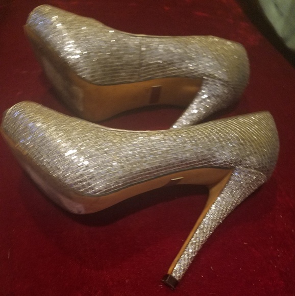 silver heels size 5.5